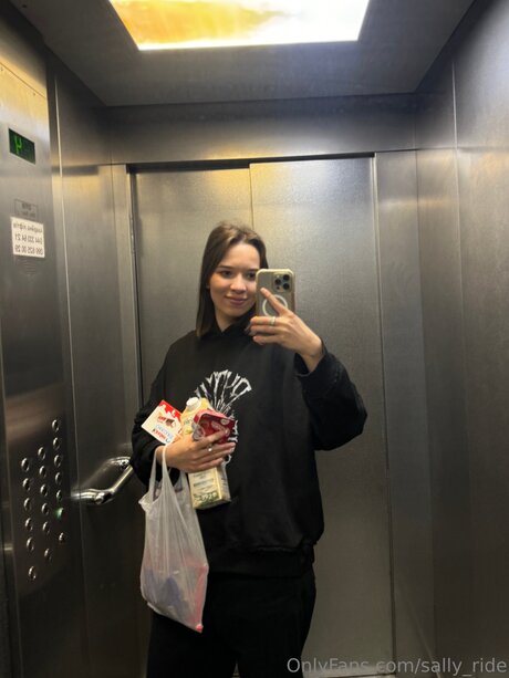 Sally Ride hd pornstar gallery