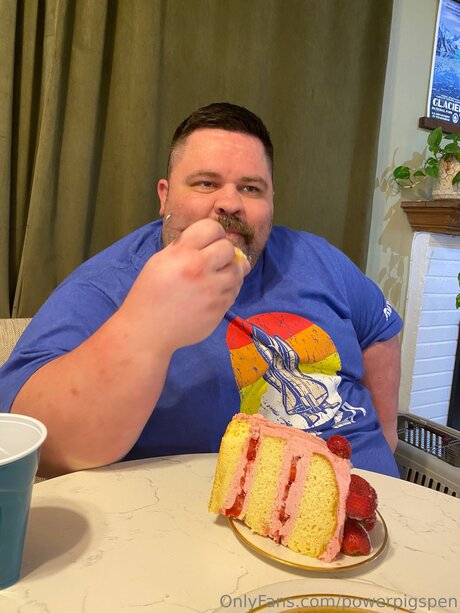 Powerpigspen model pretty photos