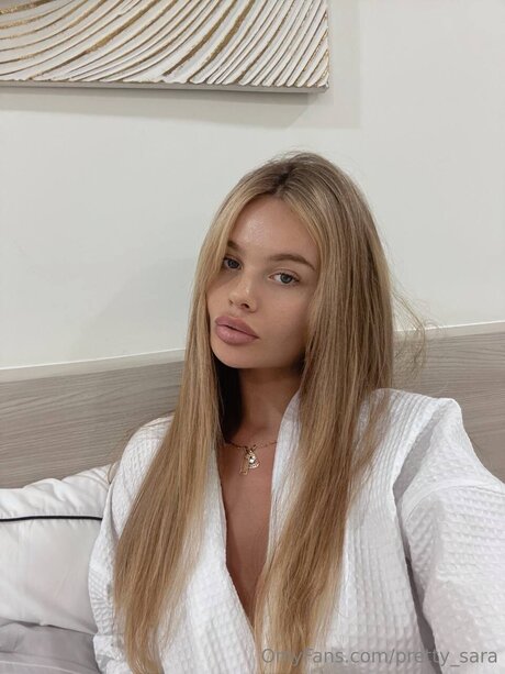 Pretty Sara pornstar nudes pictures