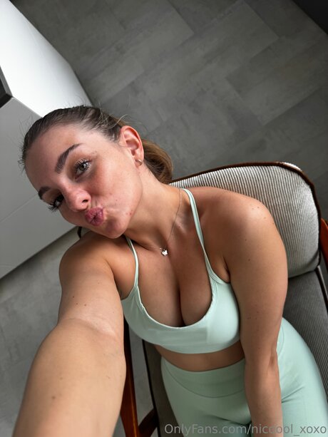 Nicoool Xoxo star best images