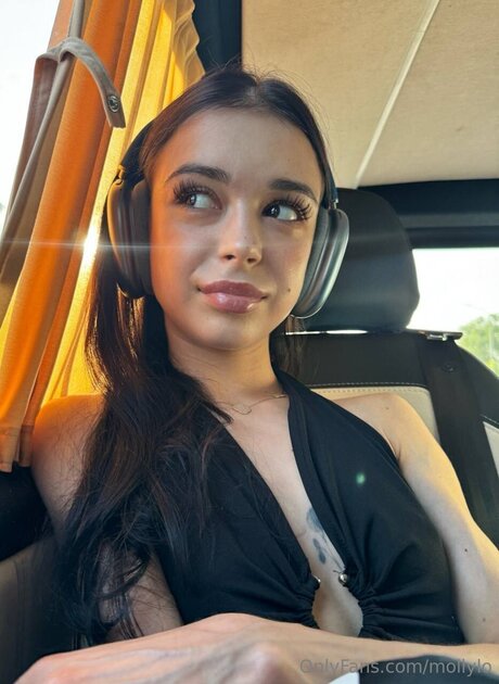 Mollylo pornstar beautiful archive