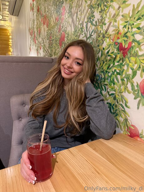 Milky Di high quality actress photo