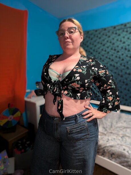 Persephonevixen model hd image