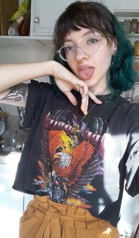 Pleasequietdown Profile pic