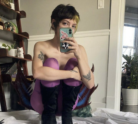 Pleasequietdown star pornographic images