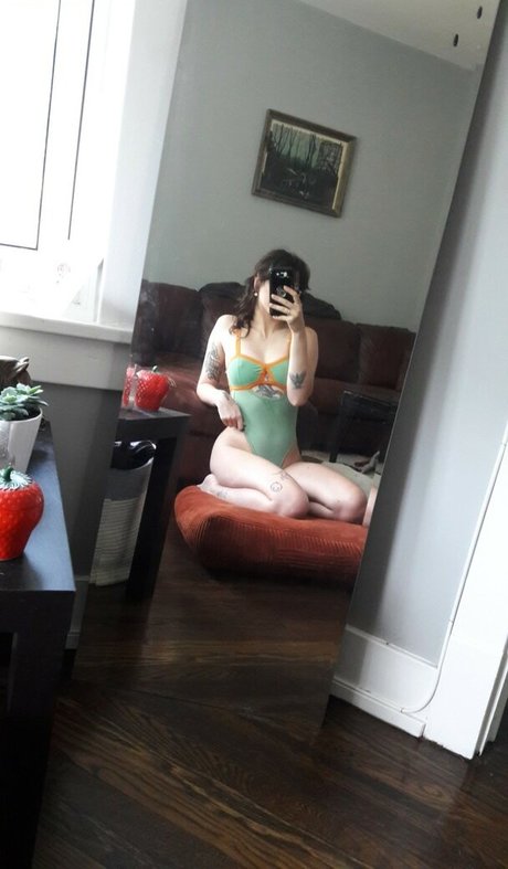 Pleasequietdown star adult photo