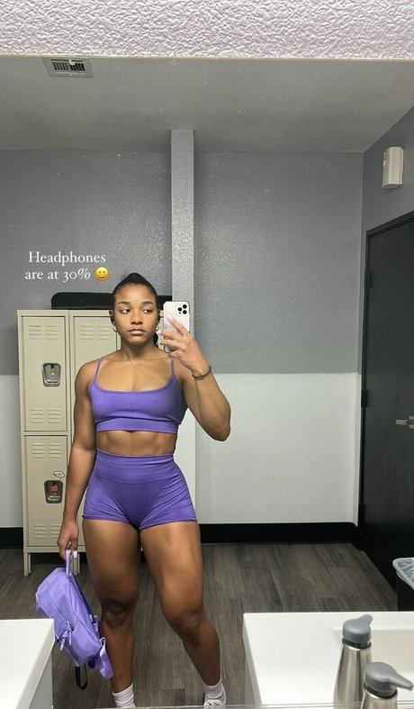 aaaaayevuh model naked pics