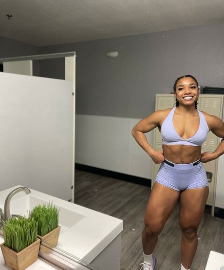 aaaaayevuh nudes actress galleries