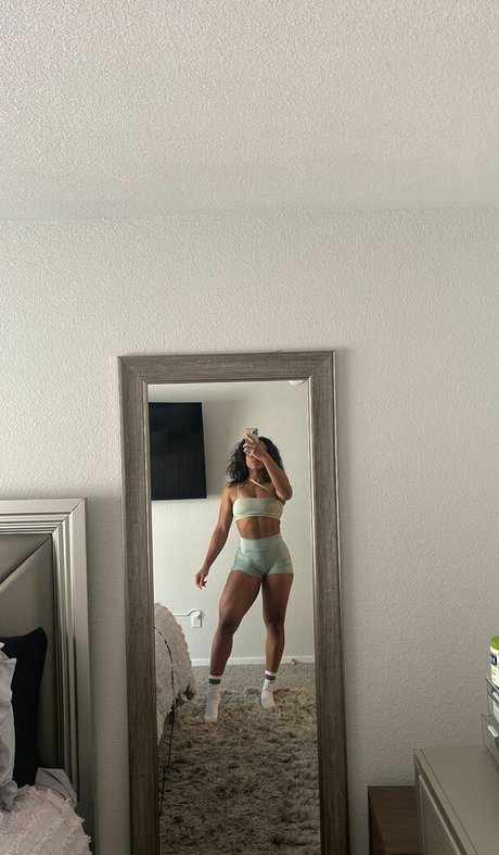 aaaaayevuh star nudes pictures