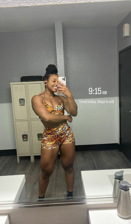 aaaaayevuh model adult image