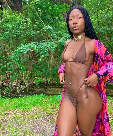 snapefit_ nude pornstar image