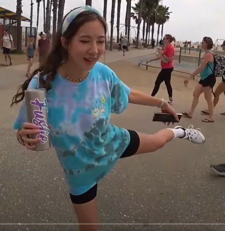 Fuslie star top photo