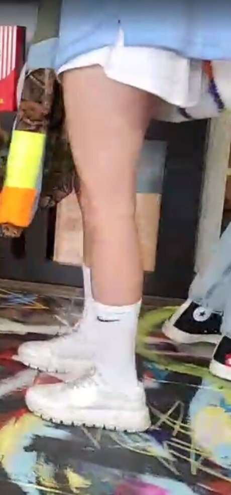 Fuslie sexy actress img