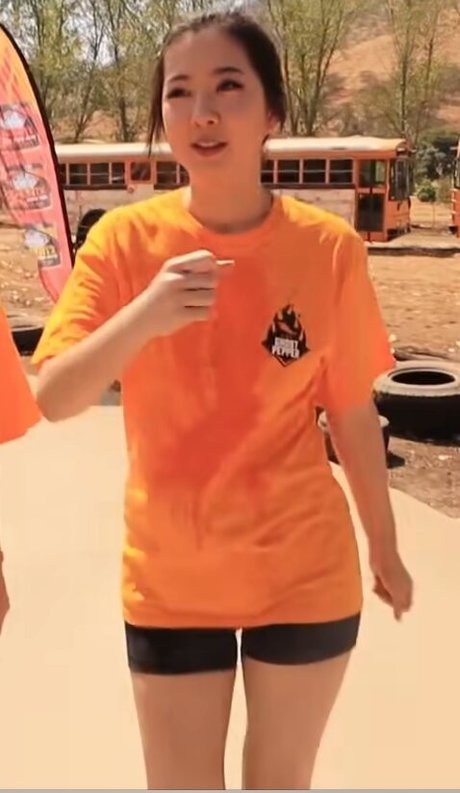 Fuslie exclusive actress pics