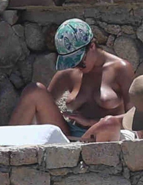 Rumer Willis model nice pic