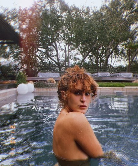 Rumer Willis sexy actress pictures