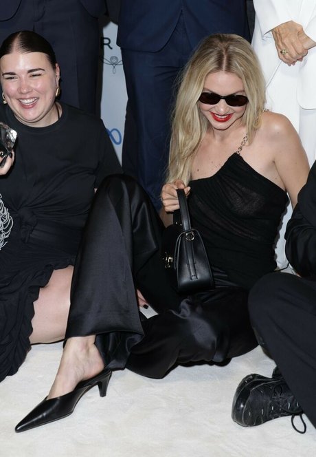 Gigi Hadid pornstar sexy pics