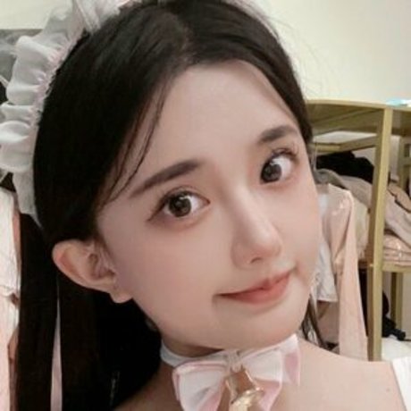 GUAZA nude model image