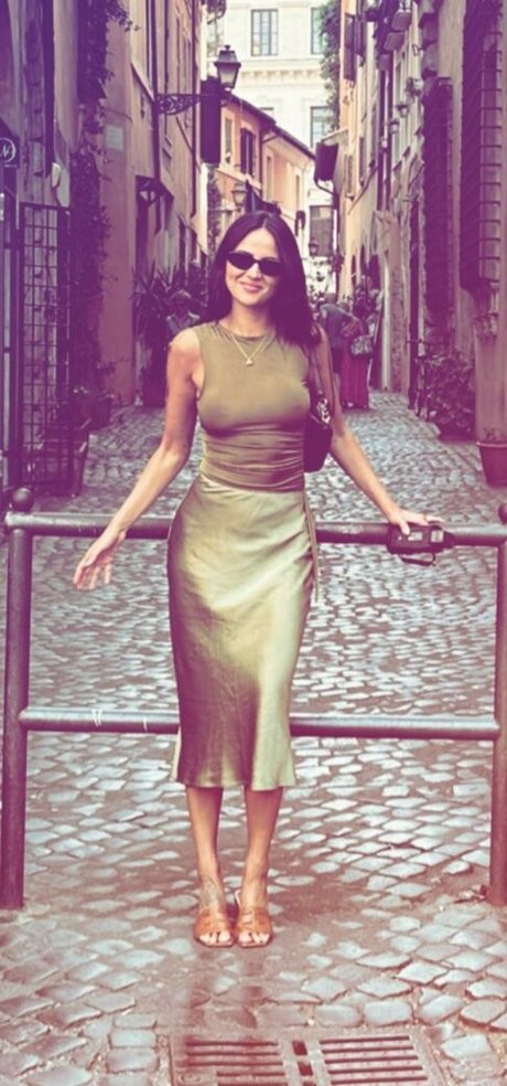 Eiza Gonzalez sexy pornstar picture