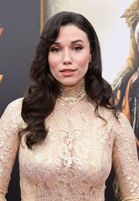 Grace Caroline Currey star art galleries