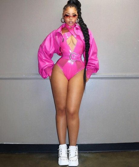 Chloe Bailey beautiful pornstar galleries