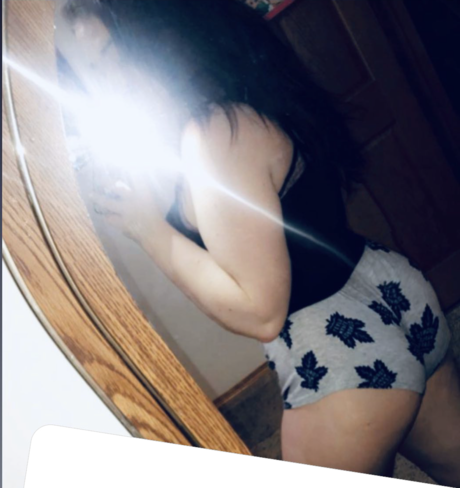 idkkat95 sex model photo