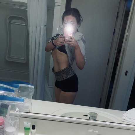 idkkat95 pornographic actress image