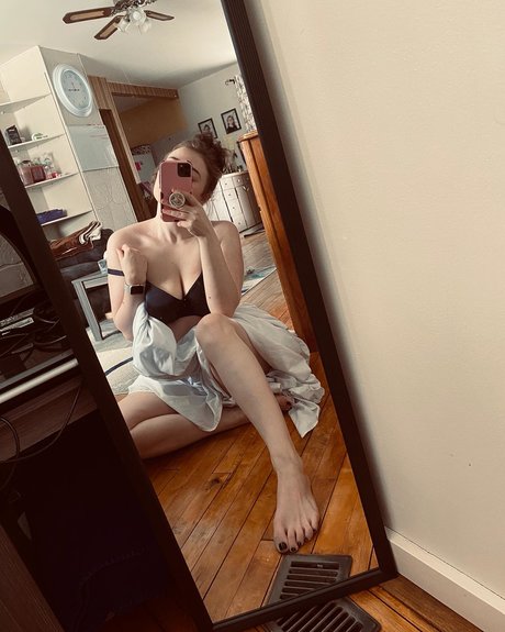 idkkat95 model art pic