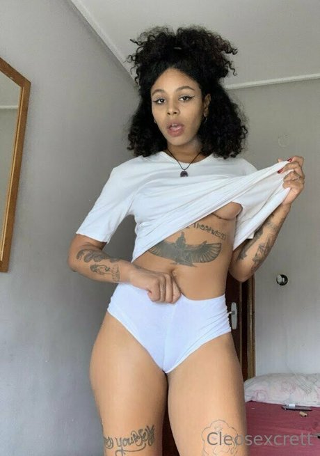 yourcleopathra model erotic photo