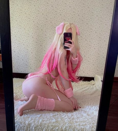 Lyraleiq pornstar hot gallery