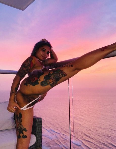miachava star sexy img