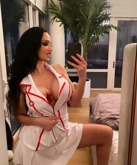 amyanderssen model naked archive