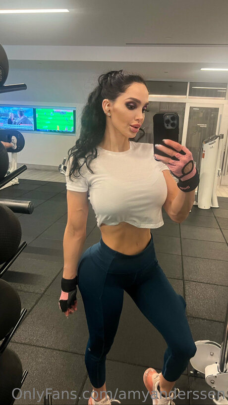 amyanderssen nudes model images