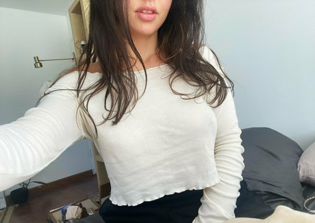 kikiiefree model high quality photos