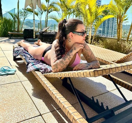 Lett Pereira beautiful actress pics