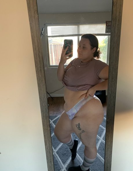 JuicymommaT model xxx archive