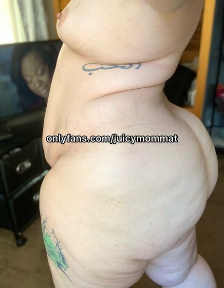 JuicymommaT pornstar erotic pictures