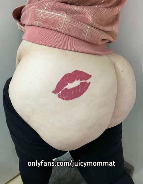 JuicymommaT beautiful pornstar pics