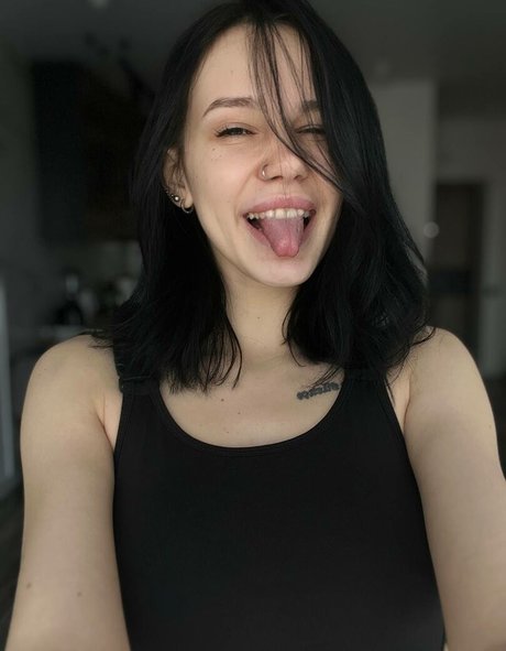 adelebee sexy star gallery