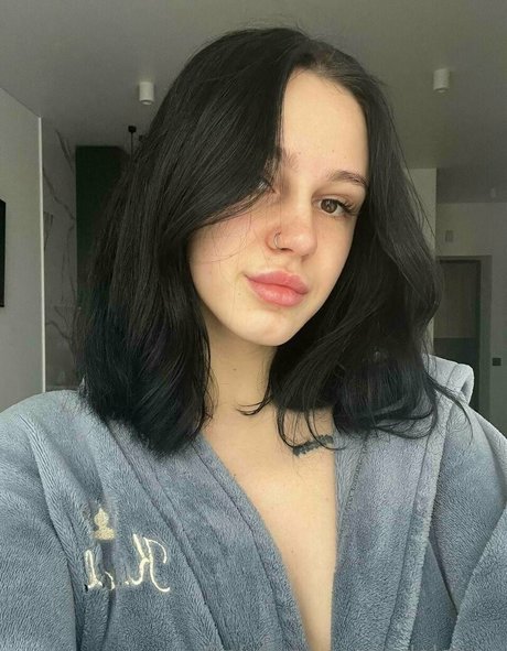 adelebee pornstar pictures