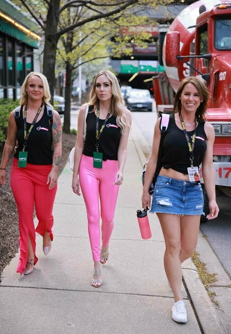 thehotwifetour pornstar art pics