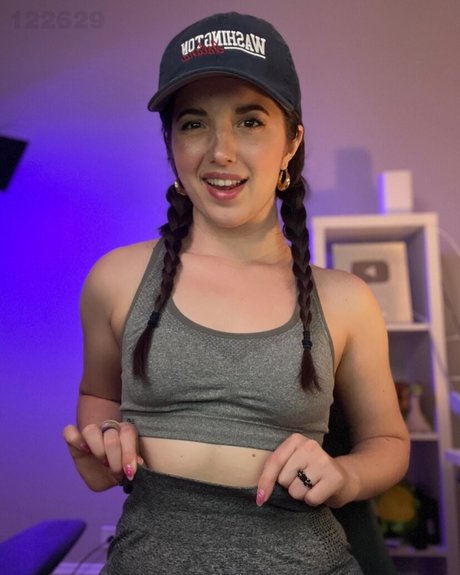 Slight Sounds model nude photos