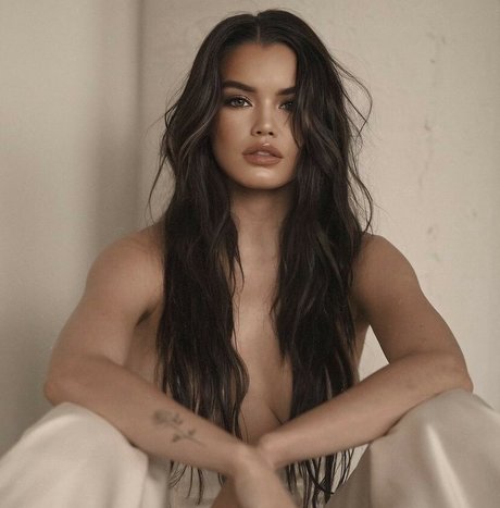 Paris Berelc adult star gallery