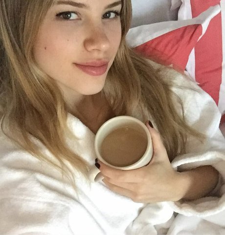 Halston Sage art pornstar gallery