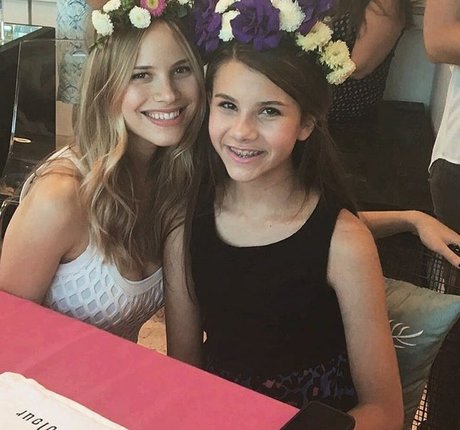 Halston Sage sexy model image