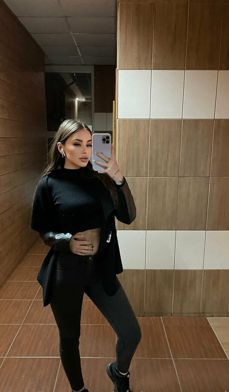 jessica caramel naked star picture