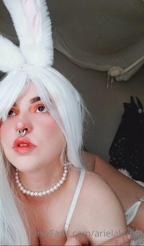 arielakuma erotic actress photo