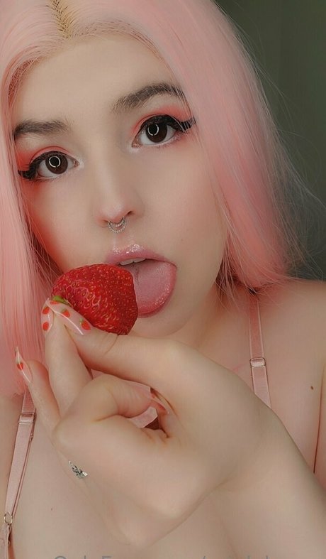 arielakuma model nude pic