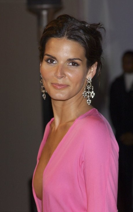Angie Harmon model free galleries
