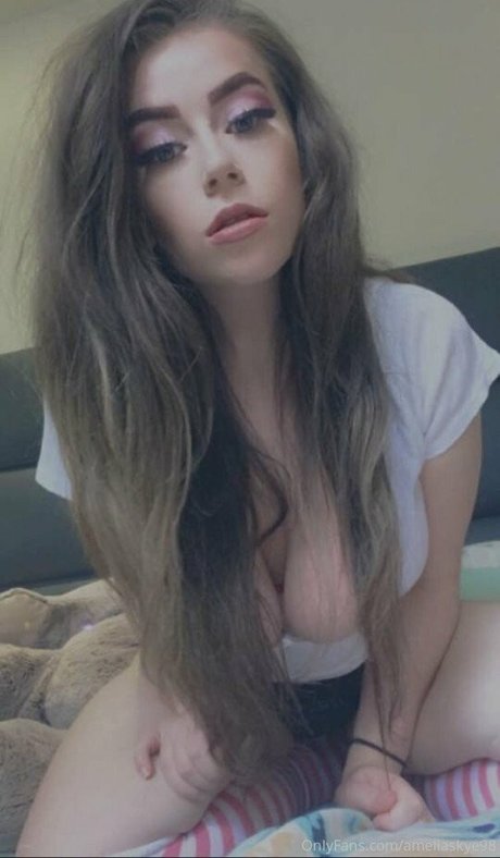 ameliaskye98 erotic star photo